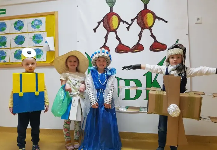 Pokaz mody z recyklingu: Gotowy przewodnik krok po kroku!