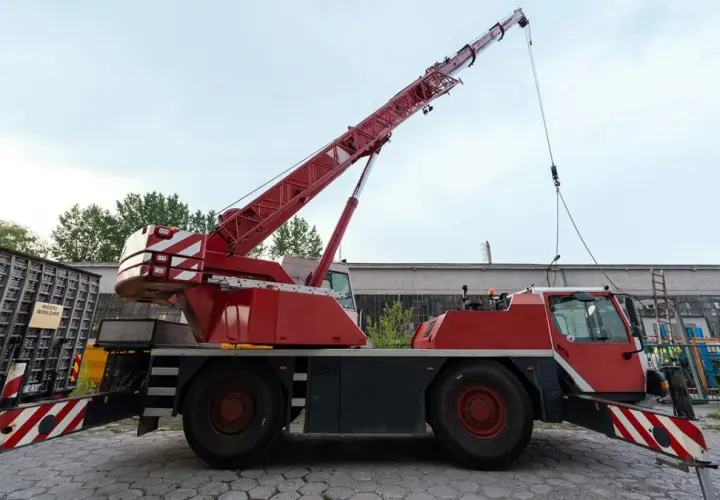 Ile kosztuje wynajęcie dźwigu? Poznaj ukryte koszty i ceny