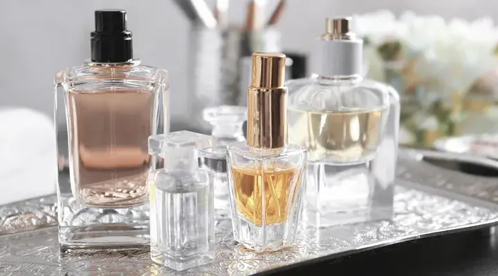 Co dłużej trzyma woda toaletowa czy perfumowana? Sprawdź różnice