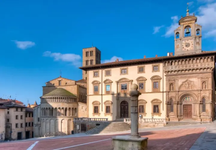 Arezzo atrakcje: odkryj najpiękniejsze miejsca w średniowiecznym mieście