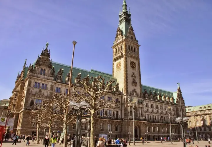 Czy w Hamburgu jest bezpiecznie? Odkryj zagrożenia i porady dla turystów