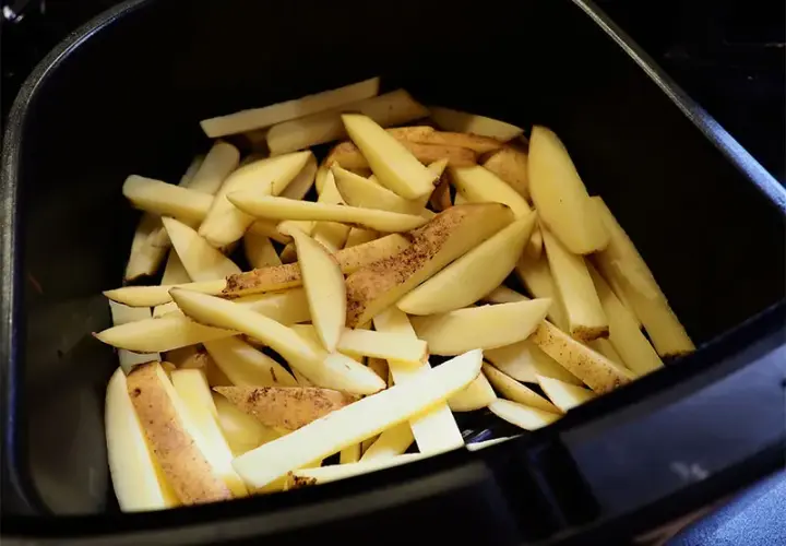Jak przygotować frytki do frytkownicy beztłuszczowej, by były chrupiące