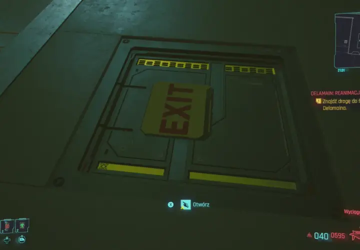 Drzwi z napisem "EXIT" w ramach misji "DELAMAIN: REANIMACJA". Trzeba znaleźć drogę do środka budynku.