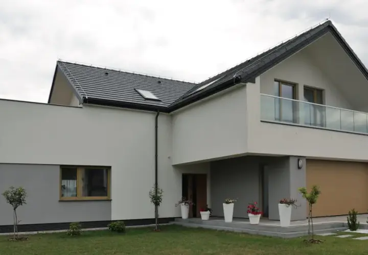 Z czego elewacja zewnętrzna? Kluczowe materiały i ich właściwości
