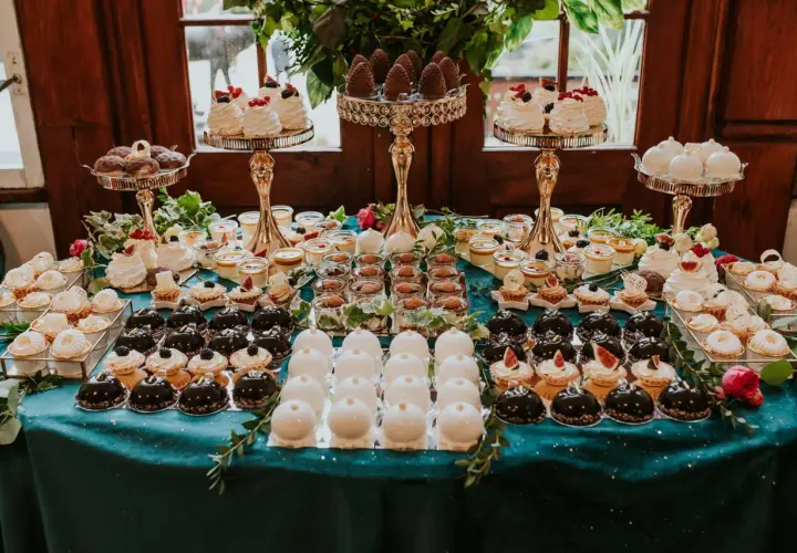 Naczynia na słodki stół: jak stworzyć efektowny candy bar