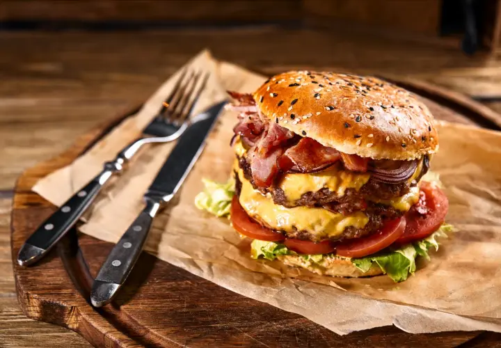 Jakie mięso na burgera? Wybierz idealny kawałek i tłuszcz 80/20