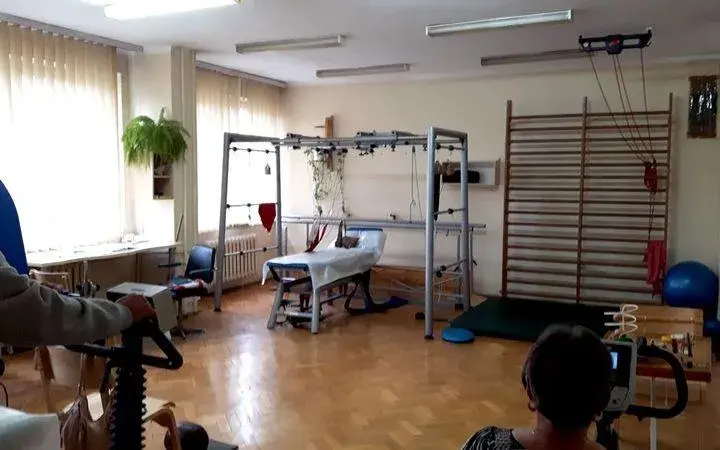 Gdzie najszybciej rehabilitacja NFZ Częstochowa? Sprawdź terminy i placówki