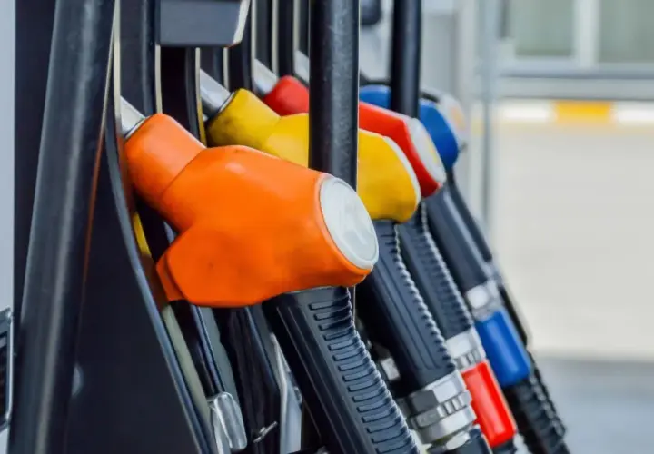 Kolorowe pistolety na stacji paliw. Czy warto tankować VERVA Diesel? Zastanawiasz się nad wyborem paliwa do swojego diesla?