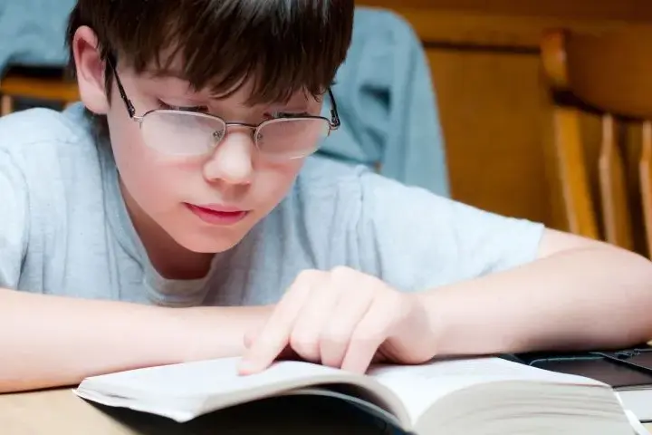 Co daje orzeczenie o dysleksji? Prawa, korzyści i wsparcie dla uczniów