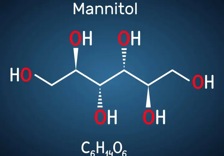 Struktura chemiczna mannitolu (C₆H₁₄O₆) z grupami hydroksylowymi.