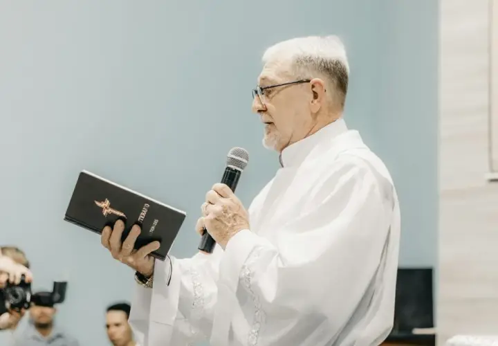 Jak czytać czytanie w kościele i uniknąć stresu podczas wystąpienia