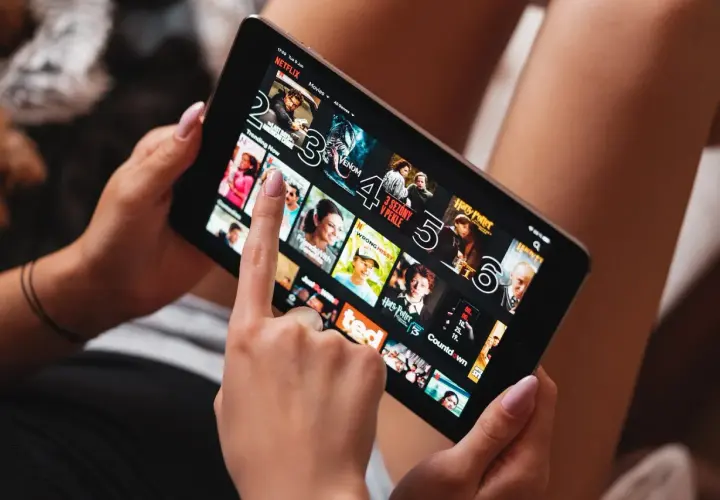 Dlaczego Netflix usuwa filmy? Oto powody, które musisz znać