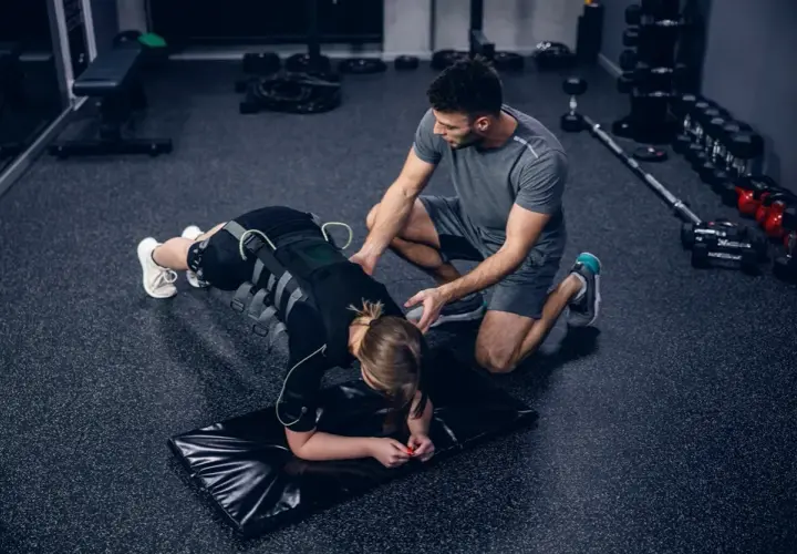 Trening EMS czy warto? Odkryj prawdziwe zalety i wady tej metody