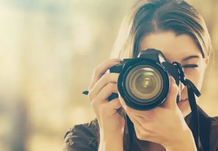 Czy fotograf to dobry zawód? Odkryj zalety i wyzwania tej kariery