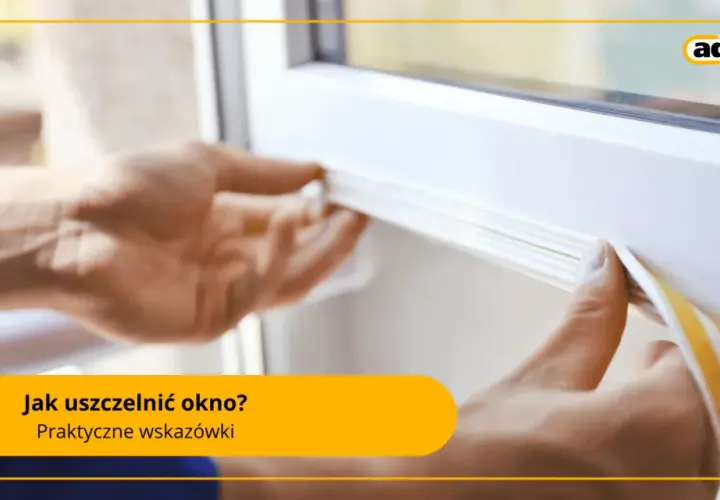 Ręce przykładają uszczelkę do okna, pokazując, jak zabezpieczyć okna przed zimą. Praktyczne wskazówki.