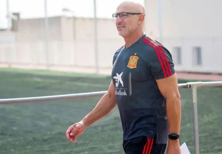 Luis de la Fuente y su impresionante musculatura a los 63 años