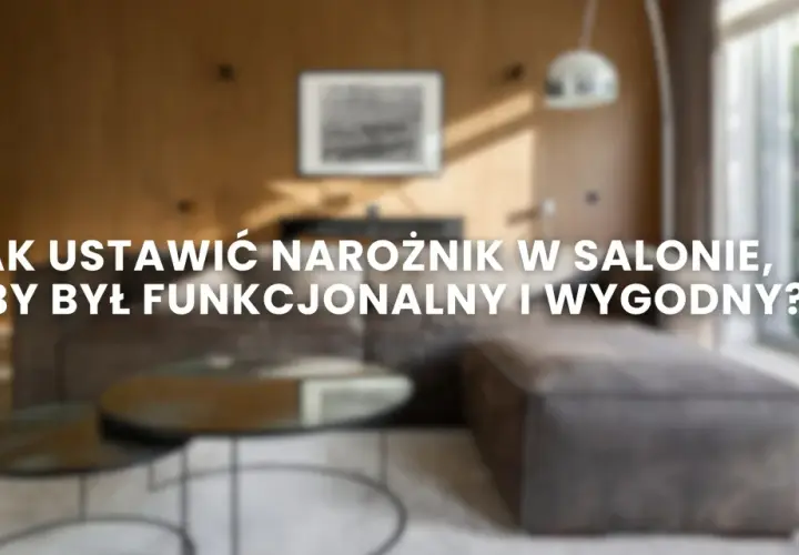 Nowoczesny narożnik na środku salonu, otoczony minimalistycznymi stolikami kawowymi.