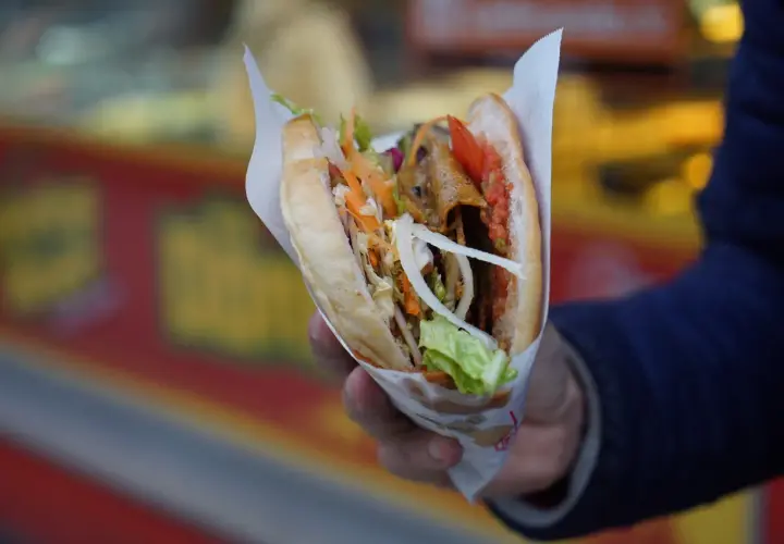 Ile kosztuje kebab w Berlinie? Ceny, które cię zaskoczą
