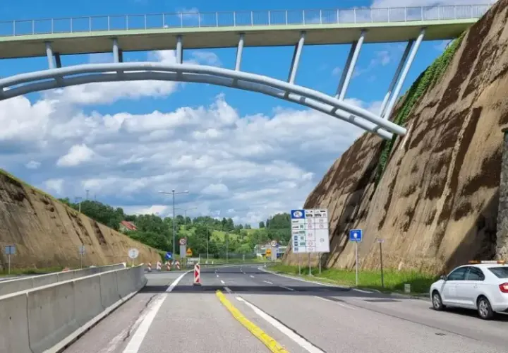 Z jaką prędkością można jechać na autostradzie? Sprawdź limity i zasady