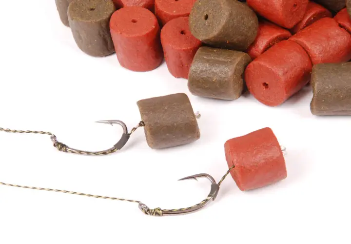 Jakie smaki pelletu na karpia naprawdę przyciągają ryby?