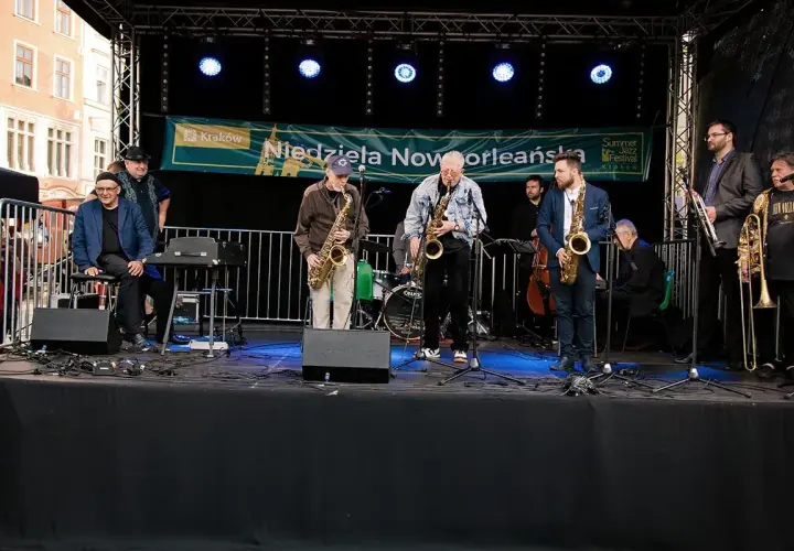 Magiczny festiwal zaduszny w Krakowie: muzyczne wspomnienia jazzu, które poruszają duszę