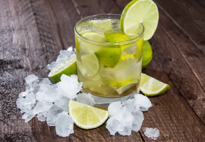 Najlepsze przepisy na drinki z cachaça, które musisz spróbować