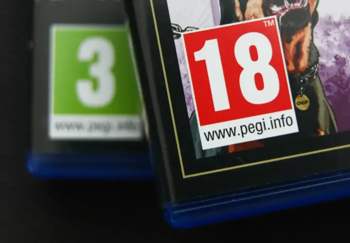 Okładki gier z oznaczeniami PEGI 3 i 18. To gry dla dorosłych, które wymagają ukończonych 18 lat.