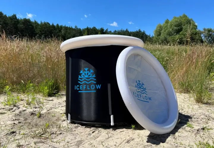 Przenośna wanna ICEFLOW, idealne akcesoria do morsowania na łonie natury. Gotowa na chłodne kąpiele!