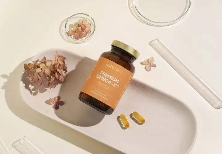Suplement diety Omega-3 z DHA wspiera mózg, serce i wzrok. W butelce 60 kapsułek.