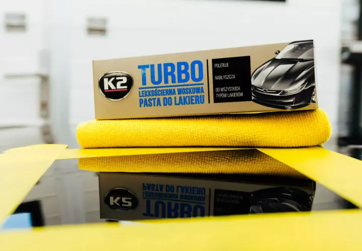 K2 Turbo – lekkościerna pasta do lakieru, idealna do ręcznego polerowania samochodu. Zapewnia blask i ochronę.