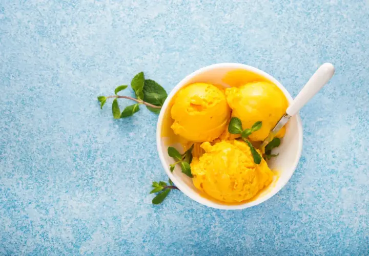 Jak zrobić domowy sorbet? Przepisy, triki na gładką konsystencję