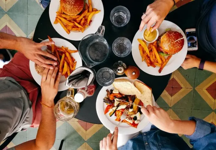 Gdzie zjeść w Bydgoszczy? Odkryj najlepsze miejsca na posiłek