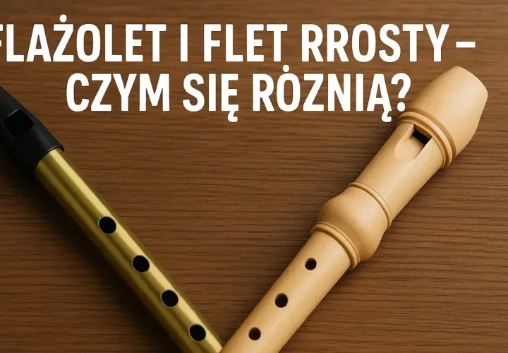 Złoty flet i beżowy flet prosty leżą obok siebie, porównując ich brzmienie.