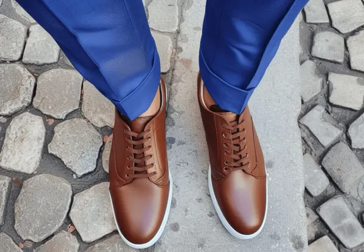 Traje azul y zapatos: ¿Negro, marrón o burdeos? Elige tu estilo