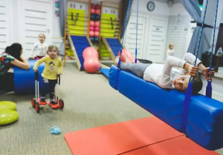 Integracja sensoryczna Białystok: Jak pomóc dziecku? Diagnoza i koszty