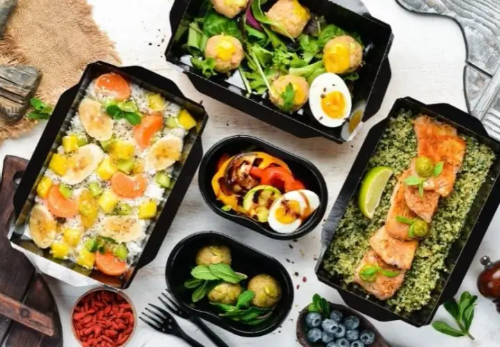 Catering dietetyczny - jak wygląda dostawa i co warto wiedzieć