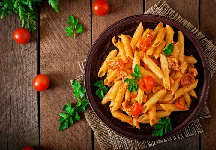 Ile czasu gotować makaron penne? Sprawdź, jak uniknąć rozgotowania!