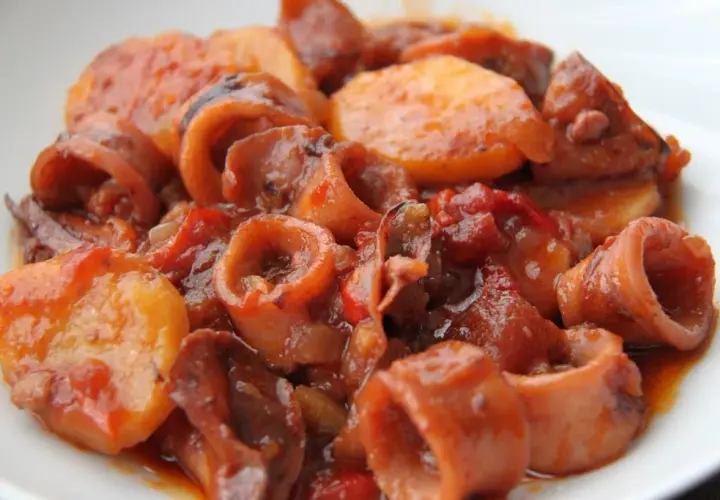 Guiso de calamares con patatas: receta fácil y deliciosa para disfrutar