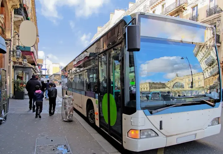 Jak dojechać do Wersalu z centrum Paryża - najwygodniejsze opcje transportu