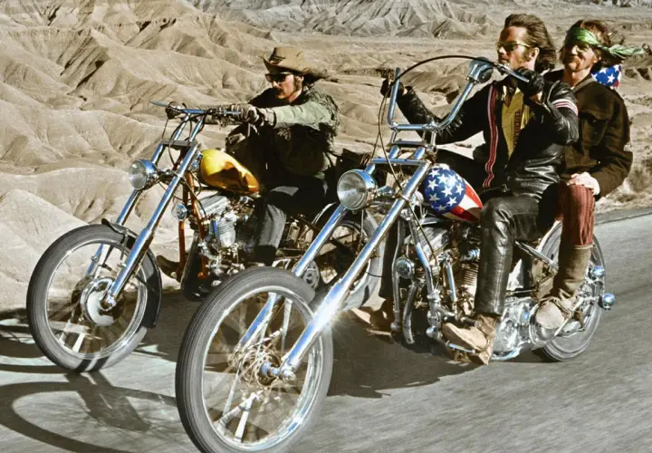 Najlepsze filmy o motocyklach, które wciągną każdego fana dwóch kółek