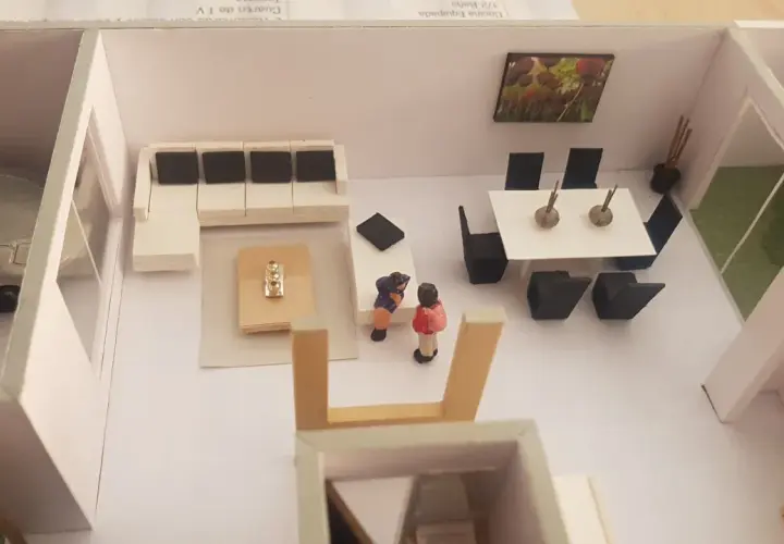 Maqueta de casa: sala, comedor, garaje y jardín. Ideal para aprender como hacer una maqueta.