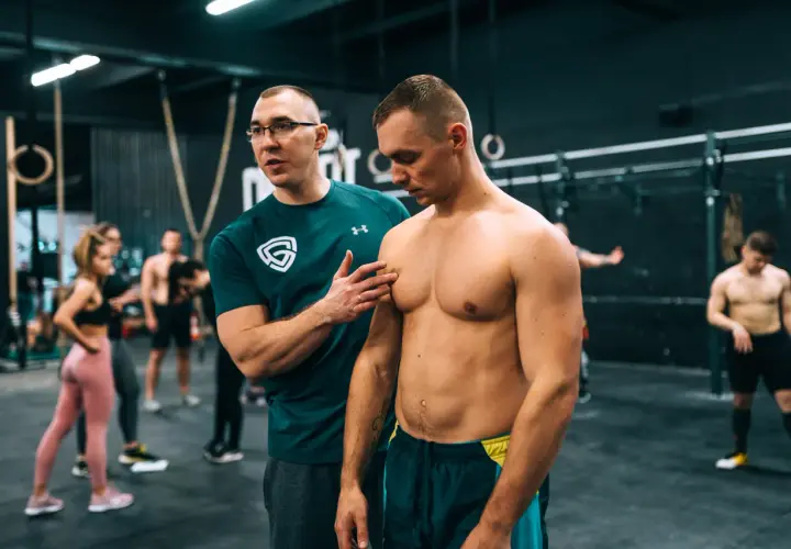 Jak zostać trenerem CrossFit? Pełny przewodnik: kursy, koszty, zarobki