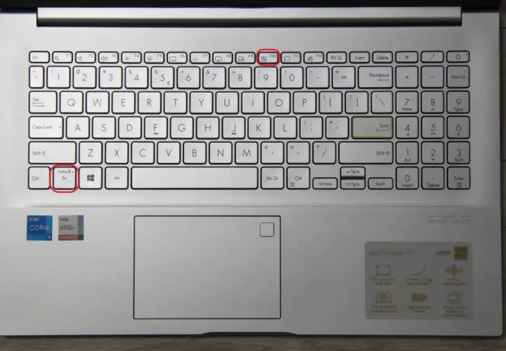 Jak włączyć kamerkę w laptopie? Poradnik i szybkie rozwiązania.