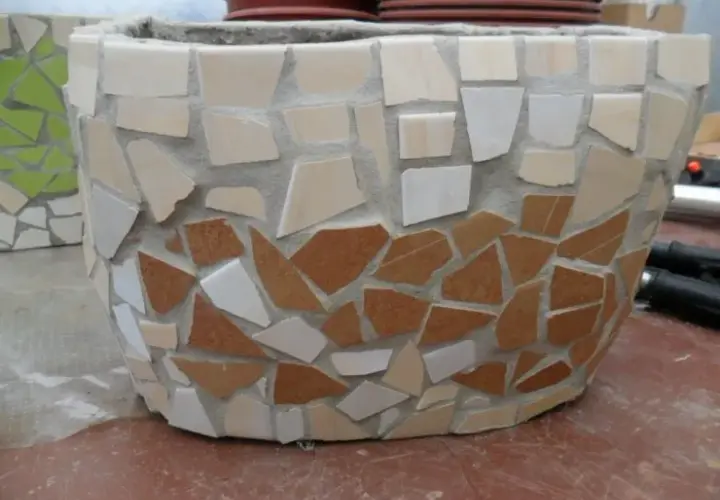 Jak zrobić donice z płytek ceramicznych - proste kroki i porady