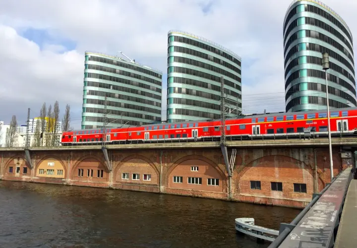 Jaka rzeka płynie przez Berlin? Szprewa i wodne sekrety miasta