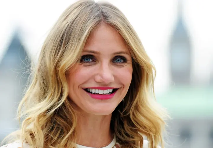 Uśmiechnięta Cameron Diaz, która niedawno została mamą, promienieje radością. Jej dzieci z pewnością odziedziczyły jej piękny uśmiech.