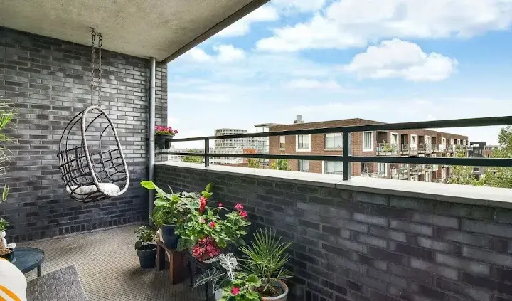 Czy balkon wlicza się do powierzchni mieszkania? Sprawdź przepisy!