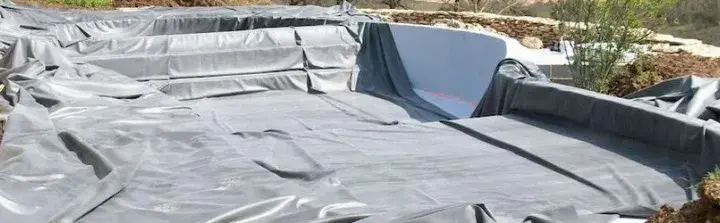 Jaką geowłókninę pod podjazd wybrać, by uniknąć problemów?