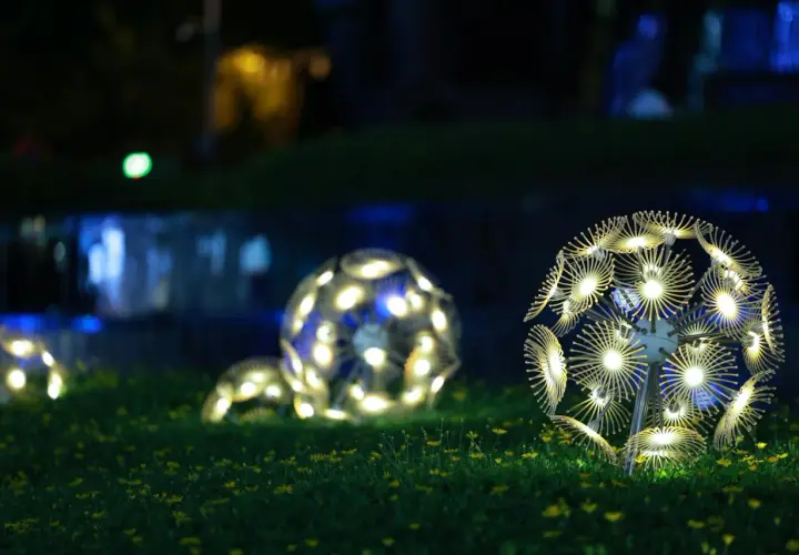 OZE i Oświetlenie LED: Jak Zrównoważone Technologie Kształtują Przyszłość Energetyki