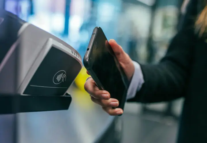 Mobilne banki i ich ryzyka – wygoda w cieniu cyberzagrożeń
